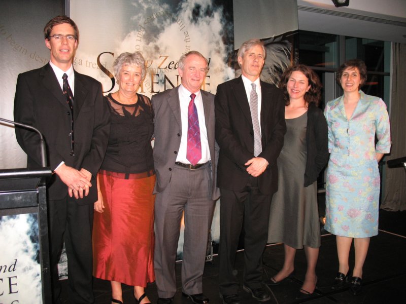 dinnerattendees2.jpg